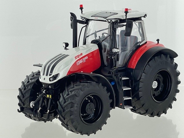 Steyr 6340 Terrus CVT met Zwarte velgen Limited Edition 250 stuks - 1:32
